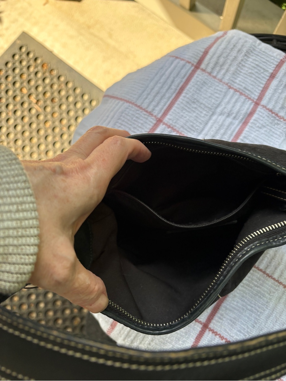 COACH Mini SoHo black bag - Picture 6 of 11
